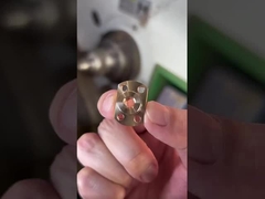 Personnaliser des pièces légères CNC TC4 en titane tournées pour le contrôleur Bluetooth