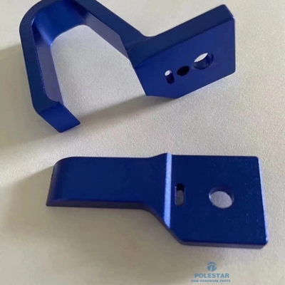 Accessoires pour motocyclettes Porte-miroir support moulé à la fonte pièces usinées CNC aluminium bleu anodisé